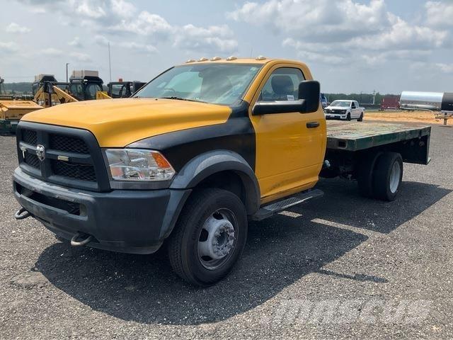 RAM 5500 Вантажівки-платформи/бокове розвантаження
