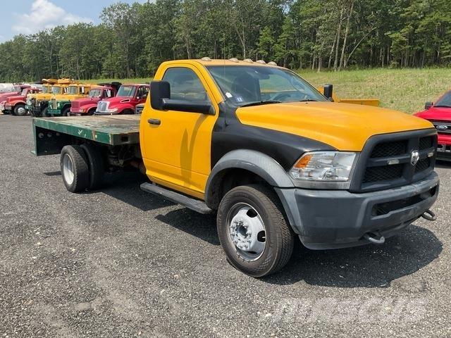 RAM 5500 Вантажівки-платформи/бокове розвантаження