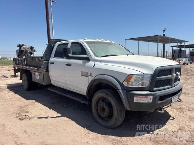 RAM 5500HD Вантажівки-платформи/бокове розвантаження