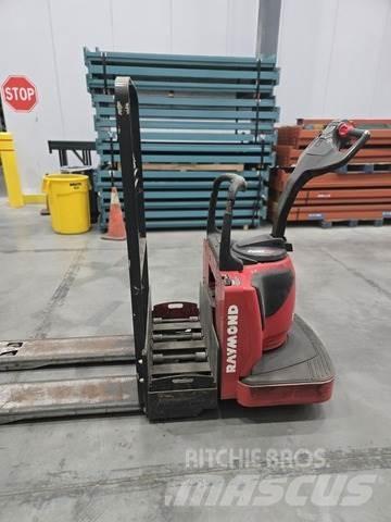 Raymond 8410 Ручні гідравлічні візки