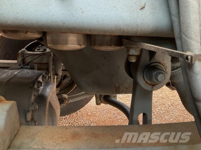 Renault Kerax Снігоочищувальні ножі та плуги