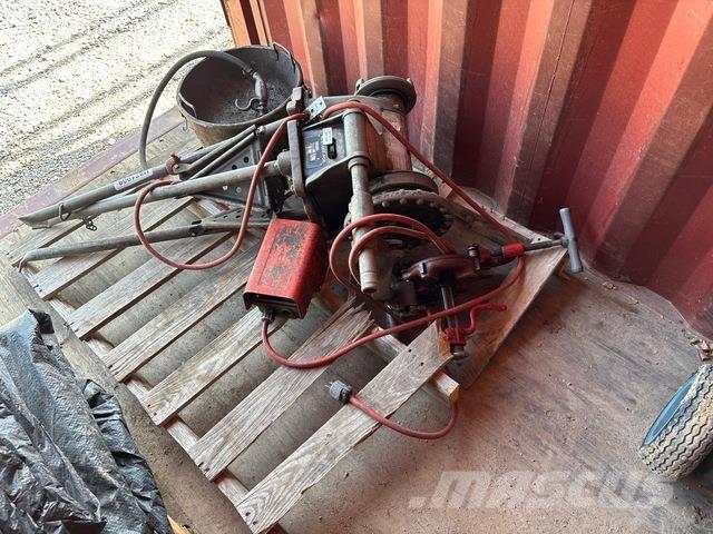  Ridgid 300-12 Трубопровідне обладнання