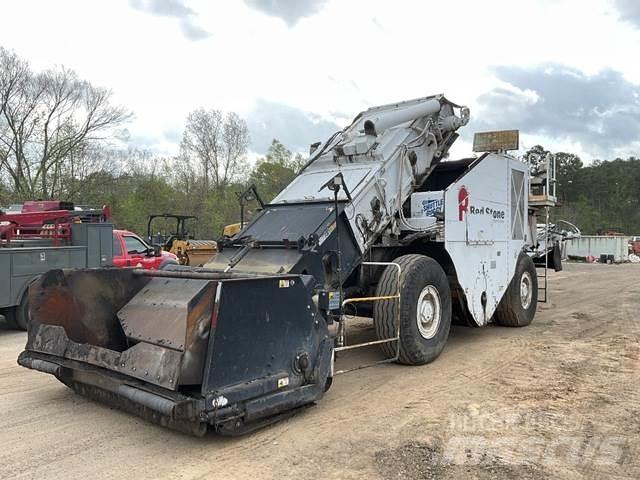 Roadtec 2500E Машини для перевезення матеріалів
