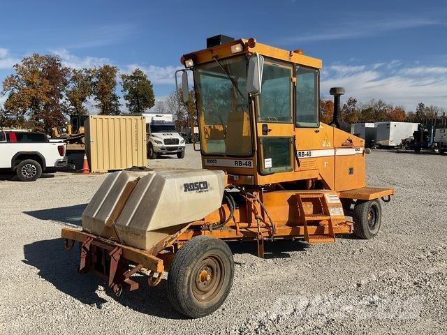 Rosco RB-48 Внутрішні підмітальні машини