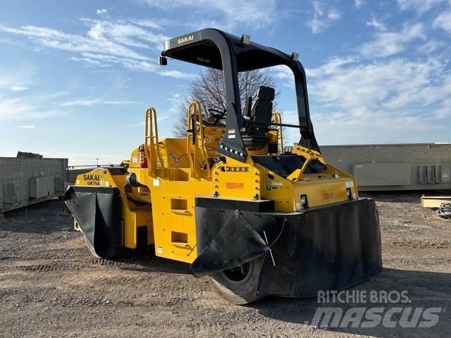Sakai GW745 Пневматичні катки