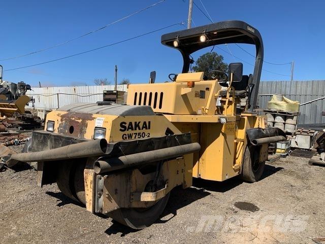 Sakai GW750-2 Пневматичні катки