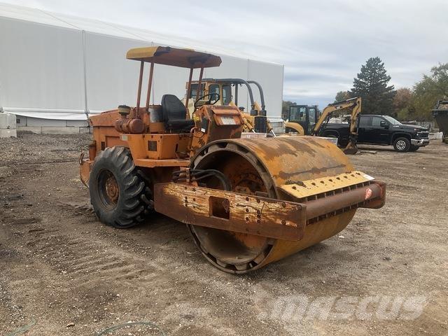 Sakai SV70TF Грунтові котки