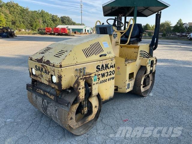 Sakai SW320 Котки тротуарні