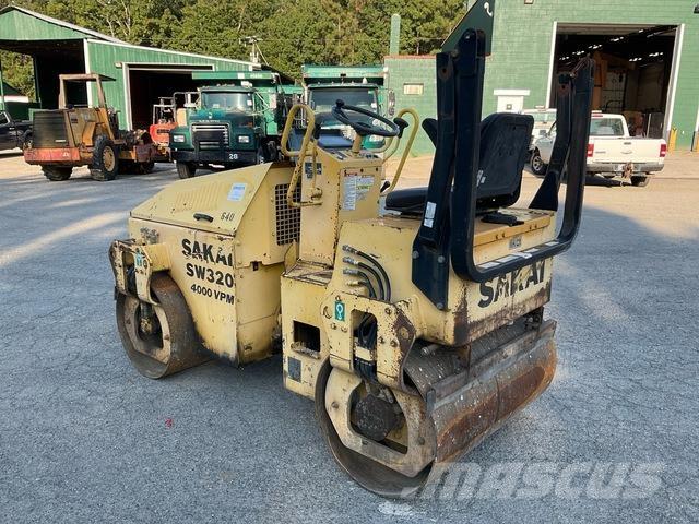 Sakai SW320 Котки тротуарні