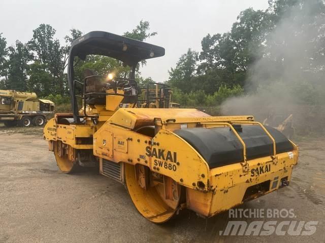 Sakai SW880 Котки тротуарні