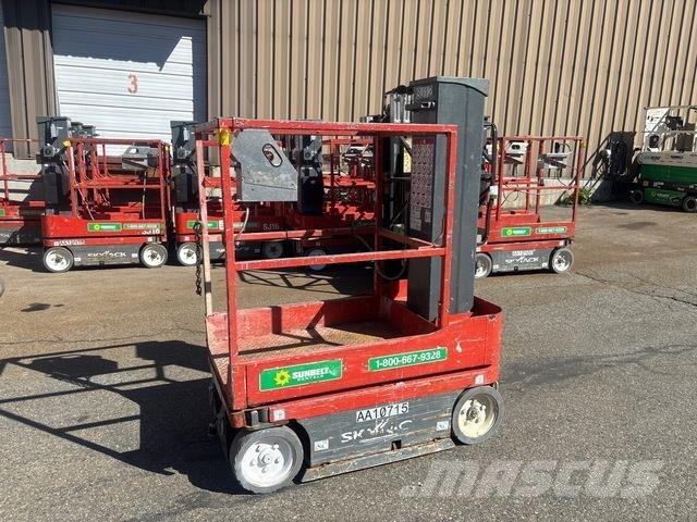 SkyJack SJ12 Вертикальні щоглові підйомники