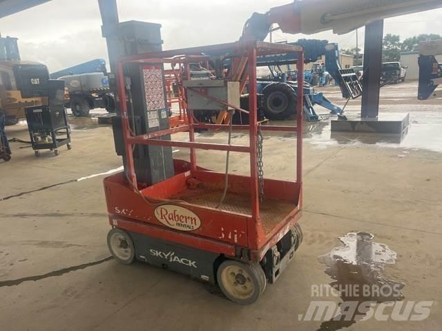 SkyJack SJ16 Вертикальні щоглові підйомники