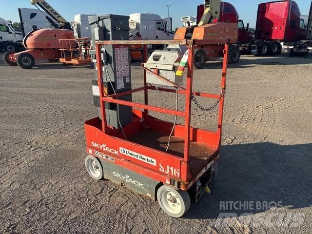 SkyJack SJ16 Вертикальні щоглові підйомники