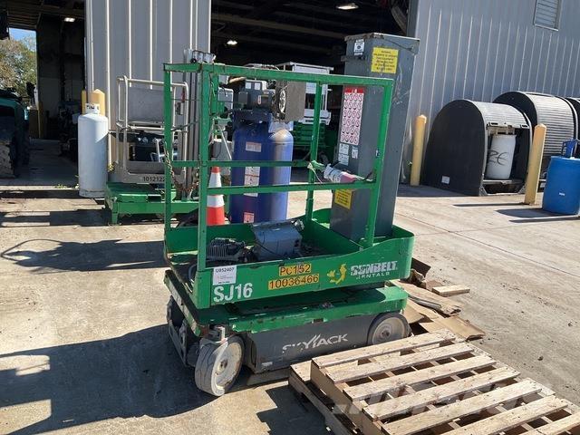 SkyJack SJ16 Вертикальні щоглові підйомники