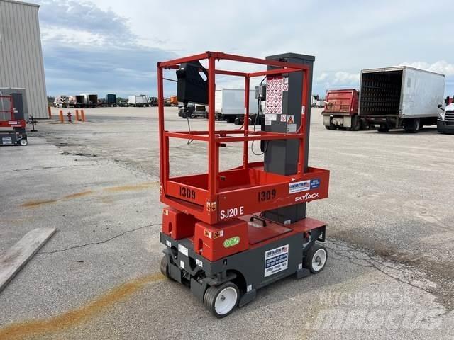 SkyJack SJ20E Вертикальні щоглові підйомники