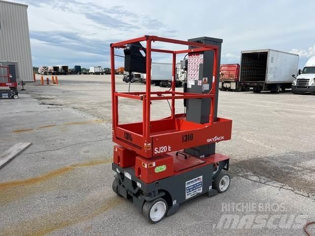 SkyJack SJ20E Вертикальні щоглові підйомники