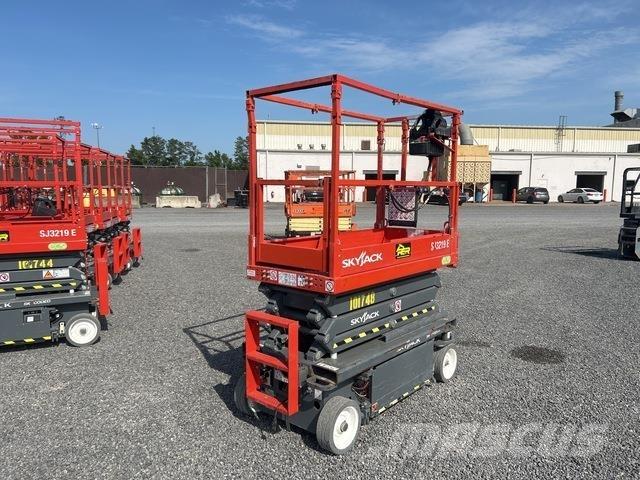 SkyJack SJ3219 Підйомники-ножиці