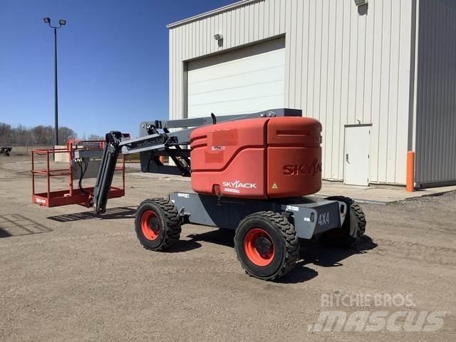 SkyJack SJ46AJ Колінчаті підйомники