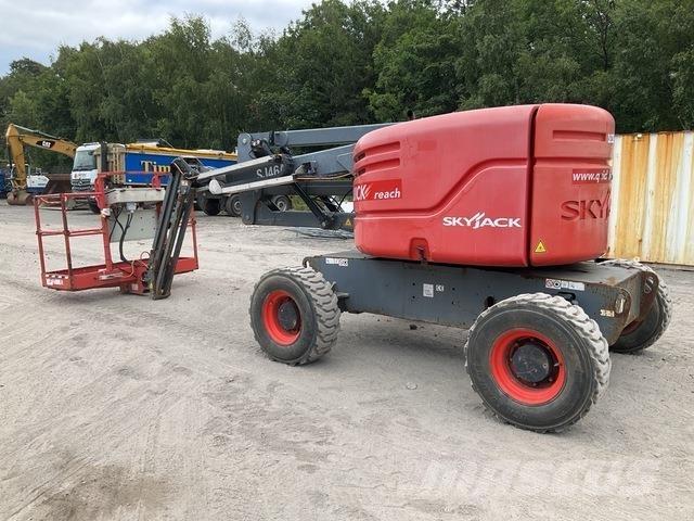 SkyJack SJ46AJ Колінчаті підйомники