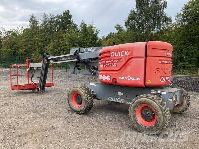 SkyJack SJ51AJ Колінчаті підйомники