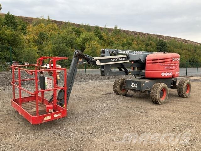 SkyJack SJ51AJ Колінчаті підйомники