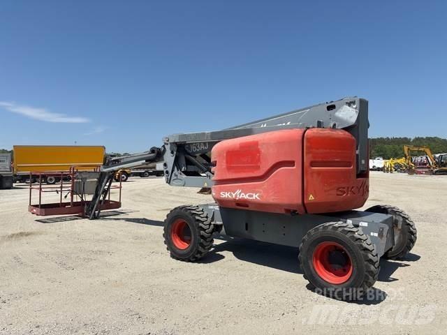 SkyJack SJ63AJ Колінчаті підйомники