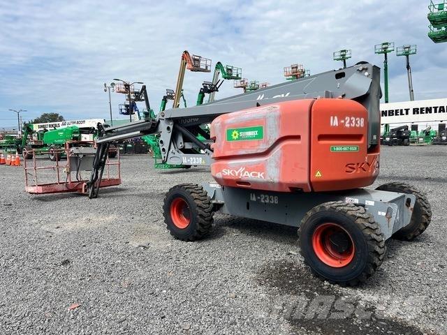 SkyJack SJ63AJ Колінчаті підйомники