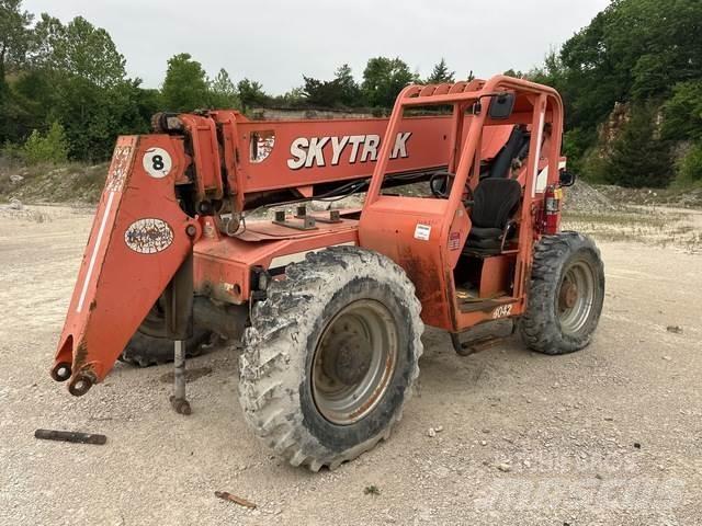 SkyTrak 8042 Телескопічні навантажувачі