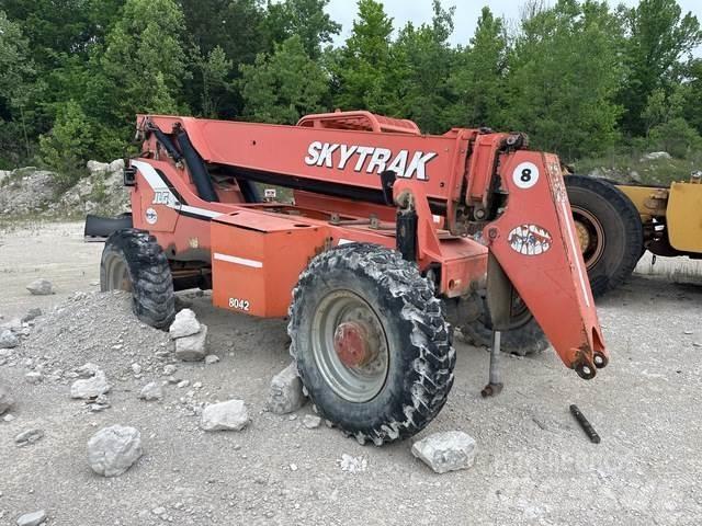 SkyTrak 8042 Телескопічні навантажувачі