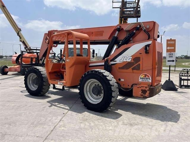 SkyTrak 8042 Телескопічні навантажувачі