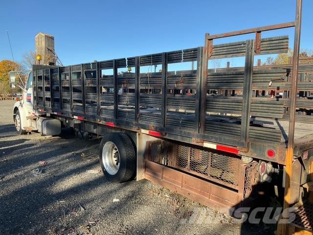 Sterling A6500 Вантажівки-платформи/бокове розвантаження