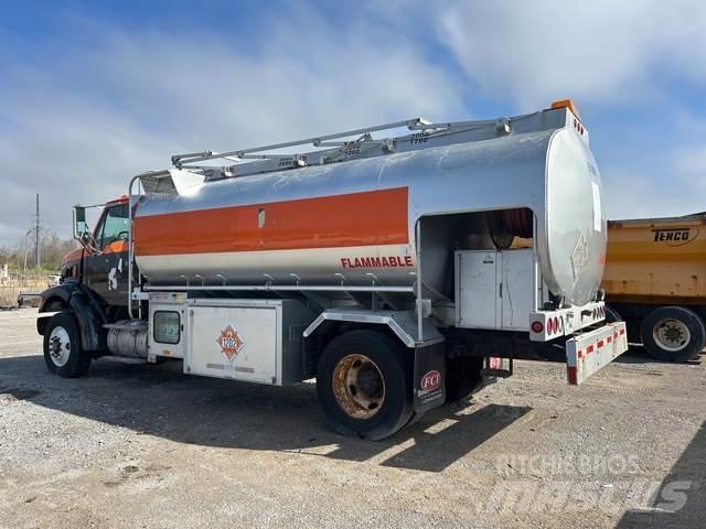 Sterling L7500 Вантажівки-цистерни
