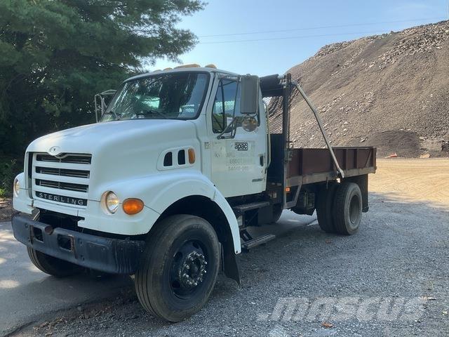 Sterling L7500 Самоскиди
