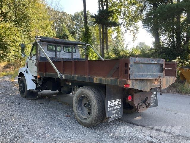 Sterling L7500 Самоскиди