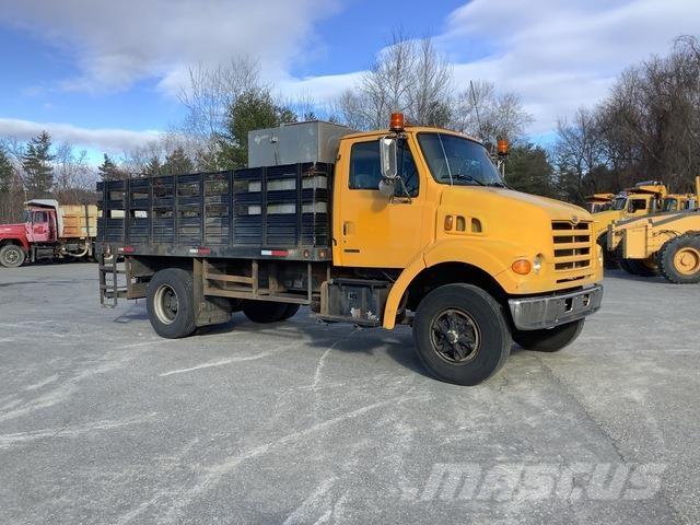 Sterling L7500 Вантажівки-платформи/бокове розвантаження