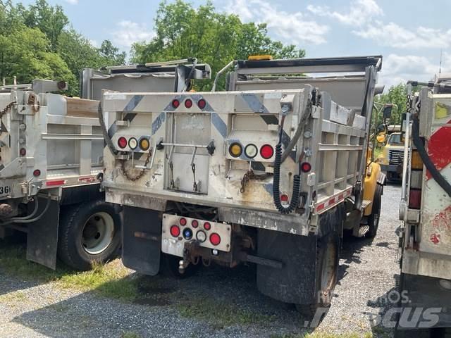 Sterling L8500 Самоскиди