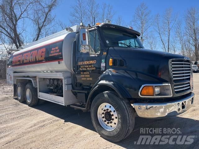Sterling L9500 Вантажівки-цистерни