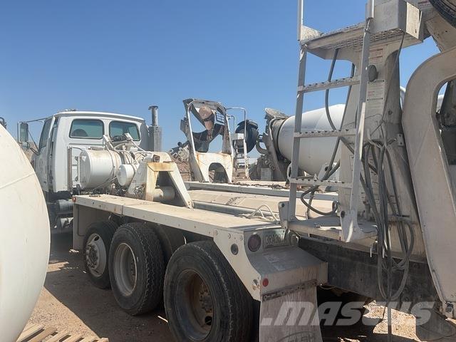Sterling L9500 Вантажівки / спеціальні