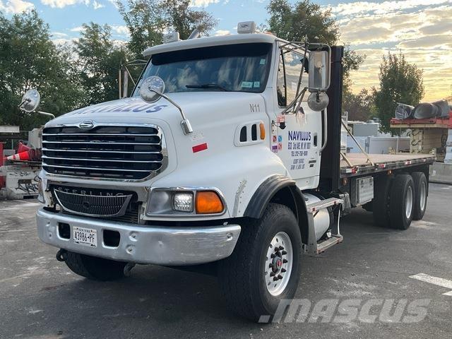 Sterling L9500 Вантажівки-платформи/бокове розвантаження