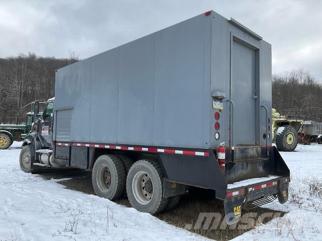 Sterling L9500 Вантажівки-цистерни