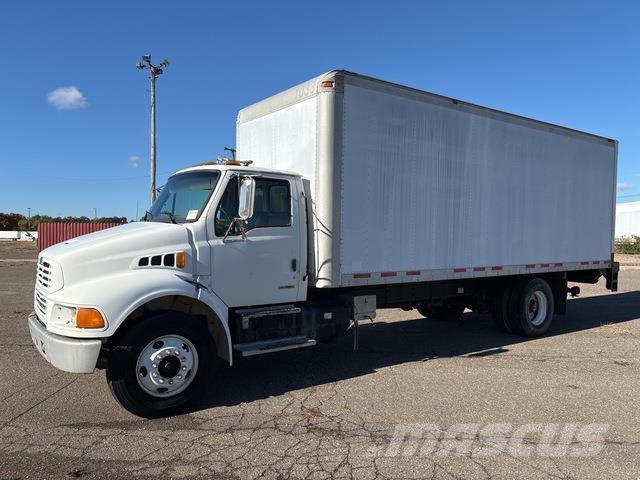 Sterling M7500 Фургони