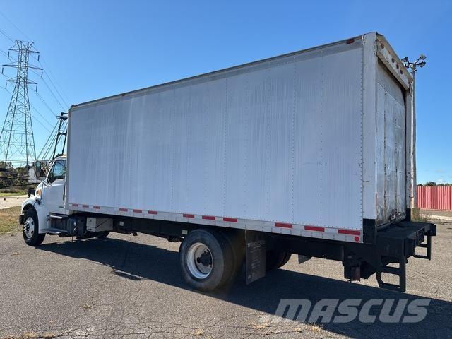 Sterling M7500 Фургони