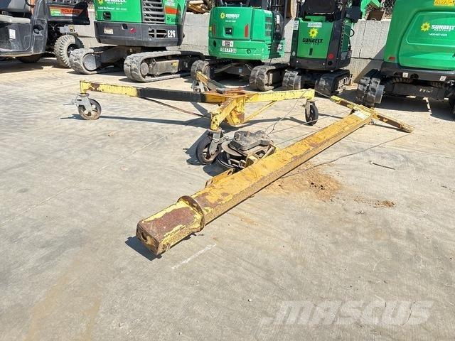 Sumner R250 Підйомно-транспортне обладнання і вантажні ліфти