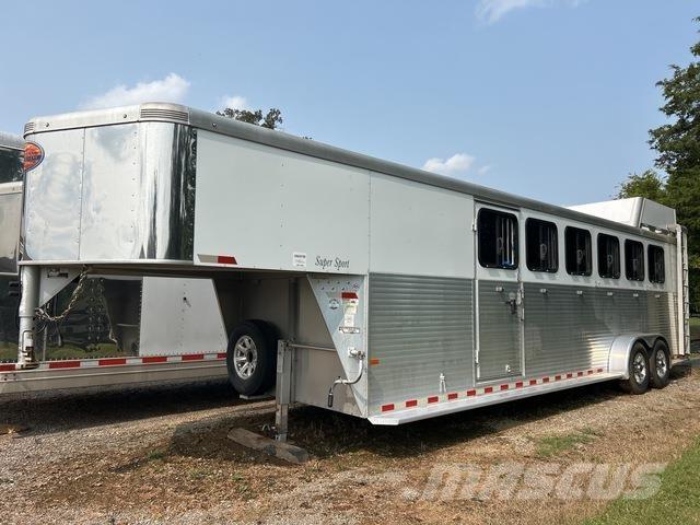 Sundowner  Трейлери для транспортування тварин