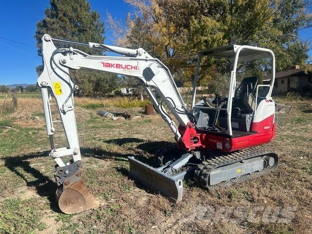 Takeuchi TB235 Гусеничні екскаватори