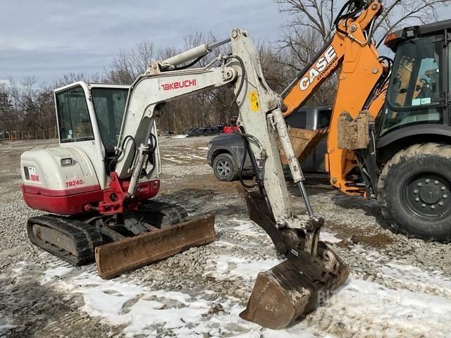 Takeuchi TB240 Гусеничні екскаватори