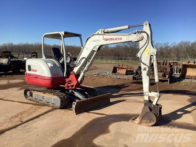 Takeuchi TB240 Гусеничні екскаватори