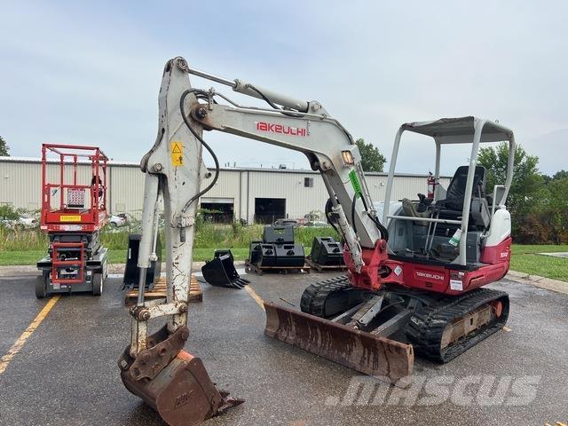 Takeuchi TB240 Гусеничні екскаватори