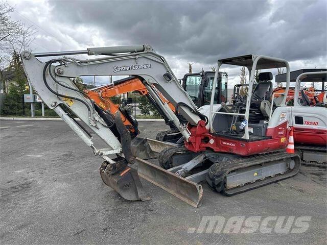 Takeuchi TB260 Гусеничні екскаватори