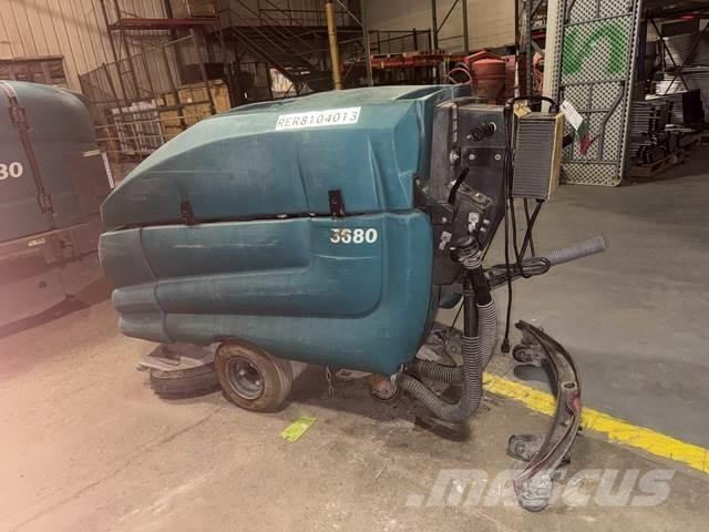 Tennant 5680 Підлогомиючі машини